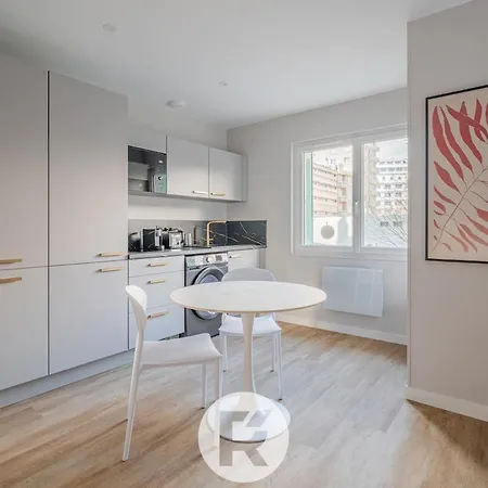 Appartement R'appart L'atelier Voyageur S1 *